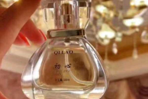 香水的前中后调是什么意思：表示香水三个不同时段的香味-第2张图片-爱薇女性网