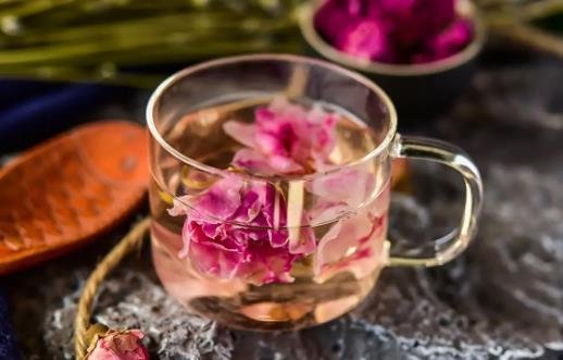 玫瑰花茶和什么搭配祛斑美白：枸杞、柠檬、红枣、茯苓粉-第1张图片-爱薇女性网