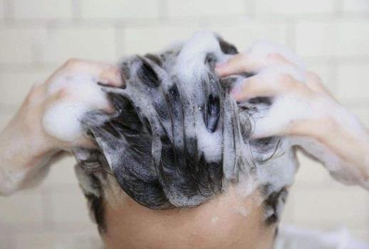 米诺地尔酊真的可以生发吗：是真的（四个方法让头发变浓密）-第2张图片-爱薇女性网