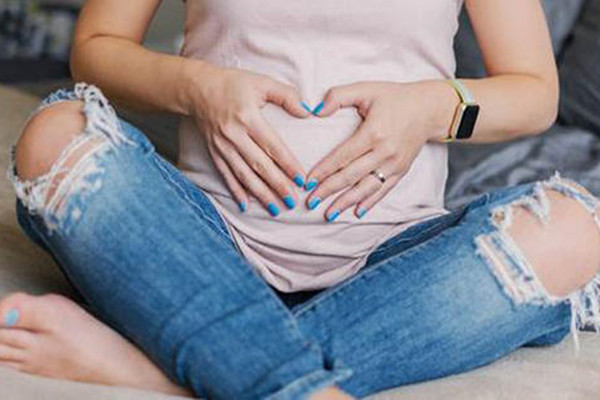 一招辨别怀没怀孕土方法，月经推迟很可能是怀孕的征兆-第2张图片-爱薇女性网