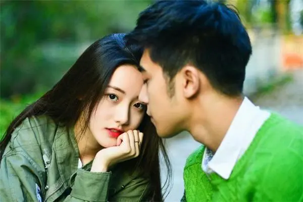 男生为什么喜欢蹭女朋友的脸，撒娇行为（趁机占你便宜）