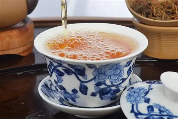 女性可以长期喝老鹰茶吗，不能（适量饮用有好处）